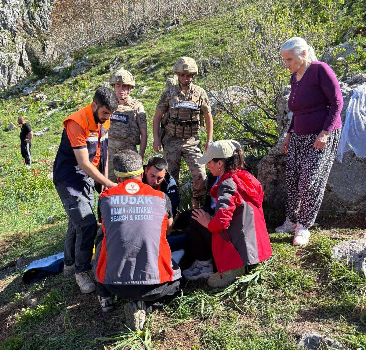 TUNCELİ (AA) – Tunceli'nin Ovacık ilçesinde gezmek için gittiği dağlık