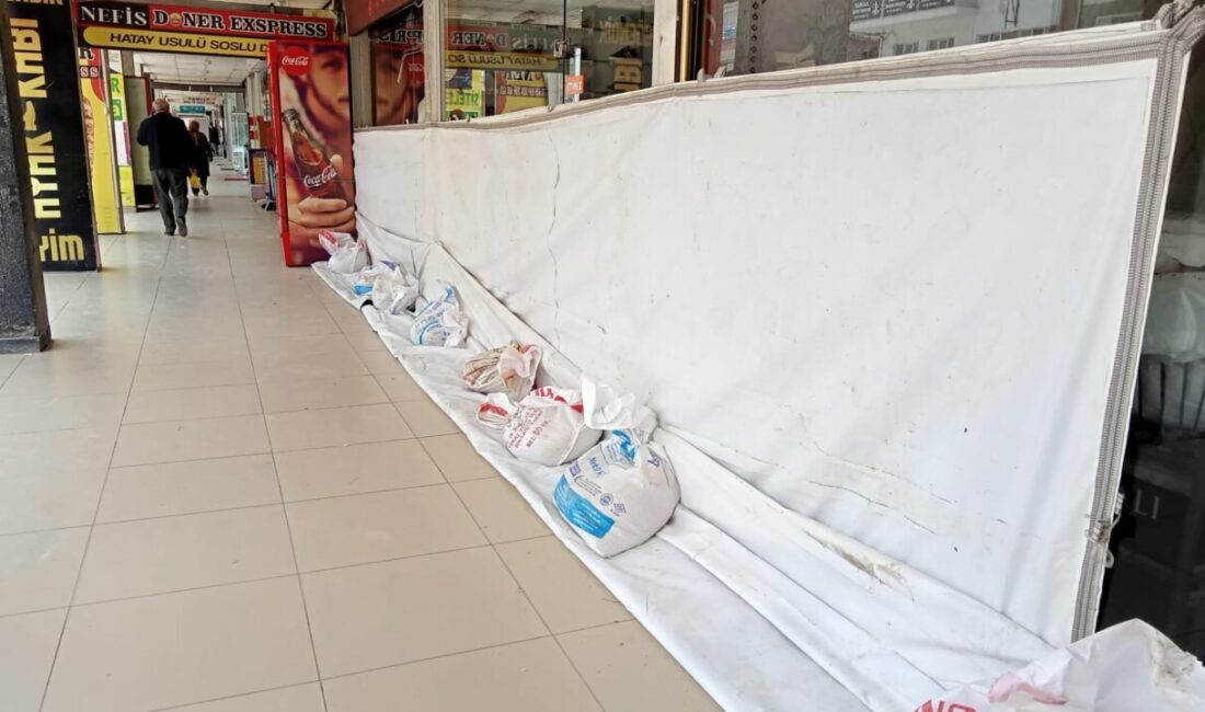 TOKAT (AA) – Yeşilırmak Nehri'nde taşkın riski nedeniyle Tokat'ın Turhal