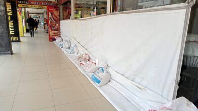 TOKAT (AA) – Yeşilırmak Nehri'nde taşkın riski nedeniyle Tokat'ın Turhal