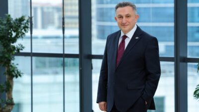 - Türk Eximbank Genel Müdürü Ali Güney:
- "Zorlu küresel piyasa