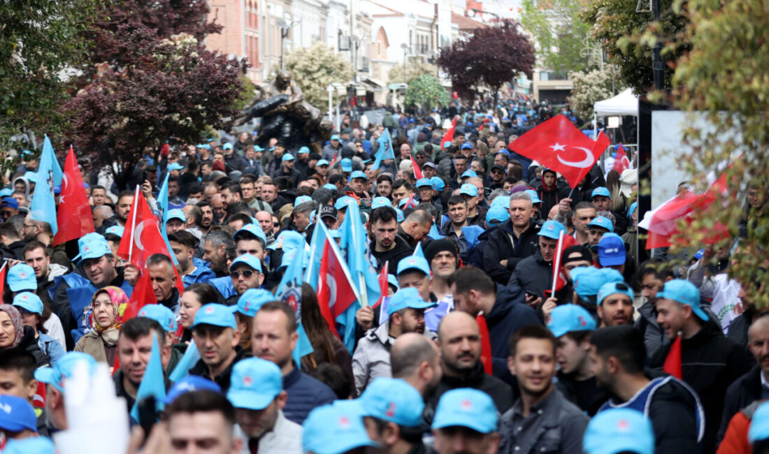 - TÜRK-İŞ Genel Başkanı Ergün Atalay:
- "Biz bu ülkede nerede