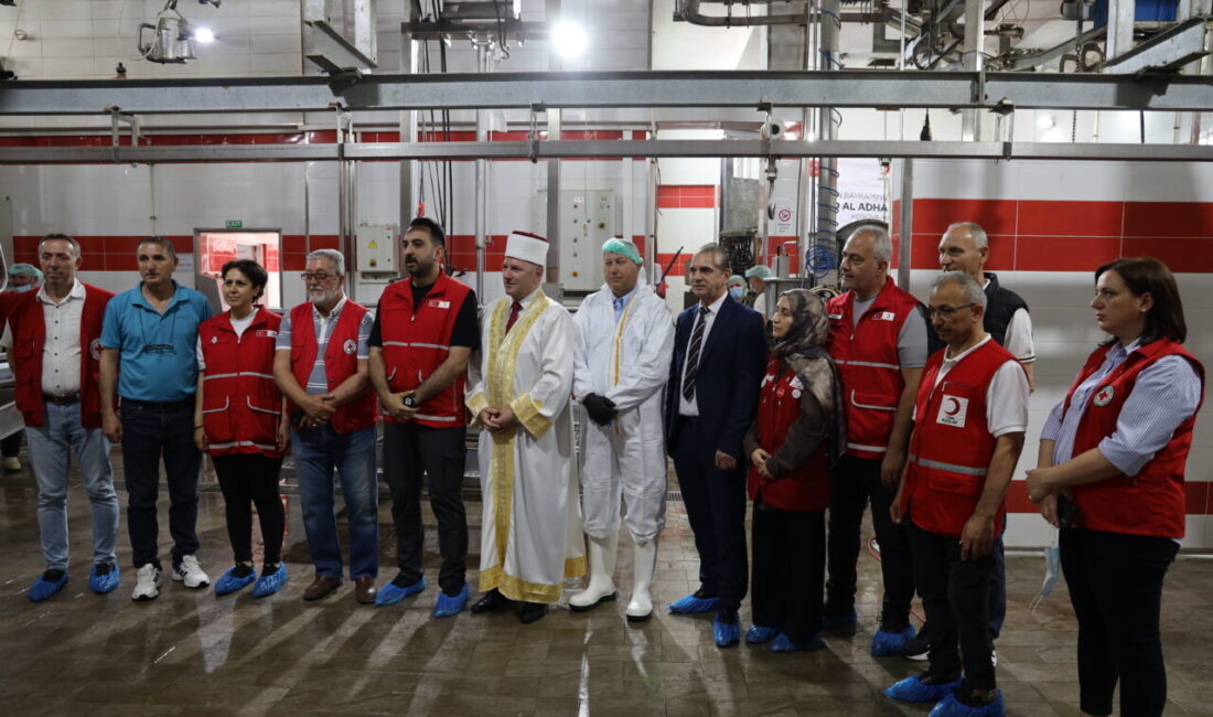 PRİŞTİNE (AA) – Türk Kızılay, Kosova'nın güneyindeki Prizren şehrinde kurban