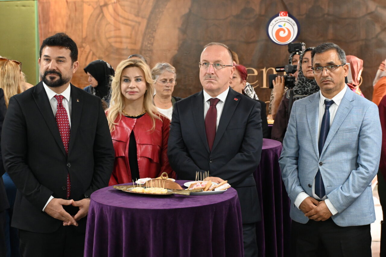 ANTALYA (AA) – Cumhurbaşkanı Recep Tayyip Erdoğan'ın eşi Emine Erdoğan'ın