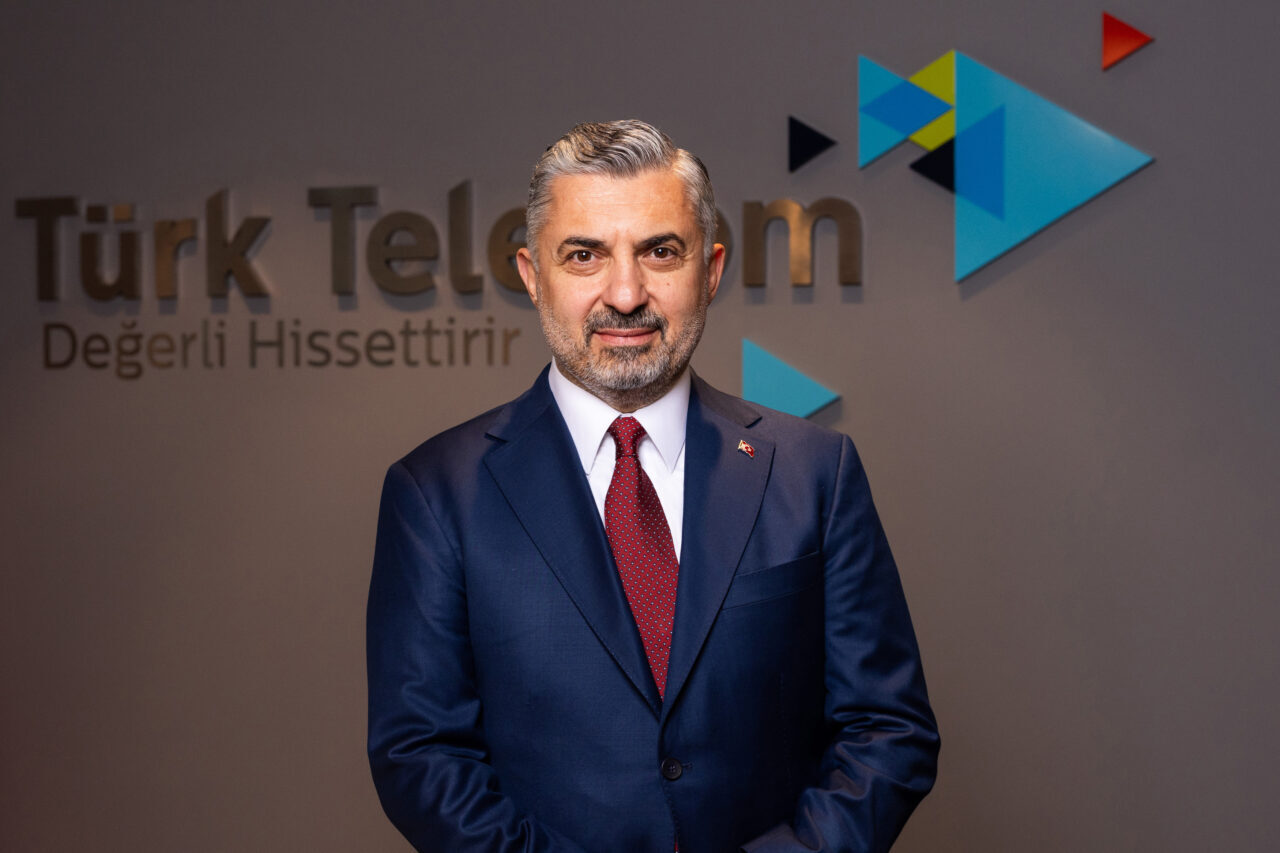 - Türk Telekom CEO'su Ebubekir Şahin:
- "Bugün geldiğimiz noktada, 'Dijitalde