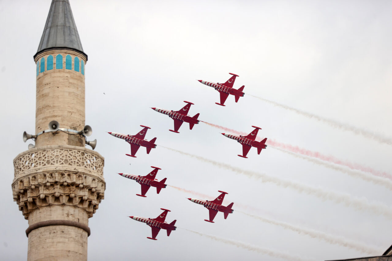 KONYA (AA) – Türk Hava Kuvvetlerinin akrobasi timi Türk Yıldızları,