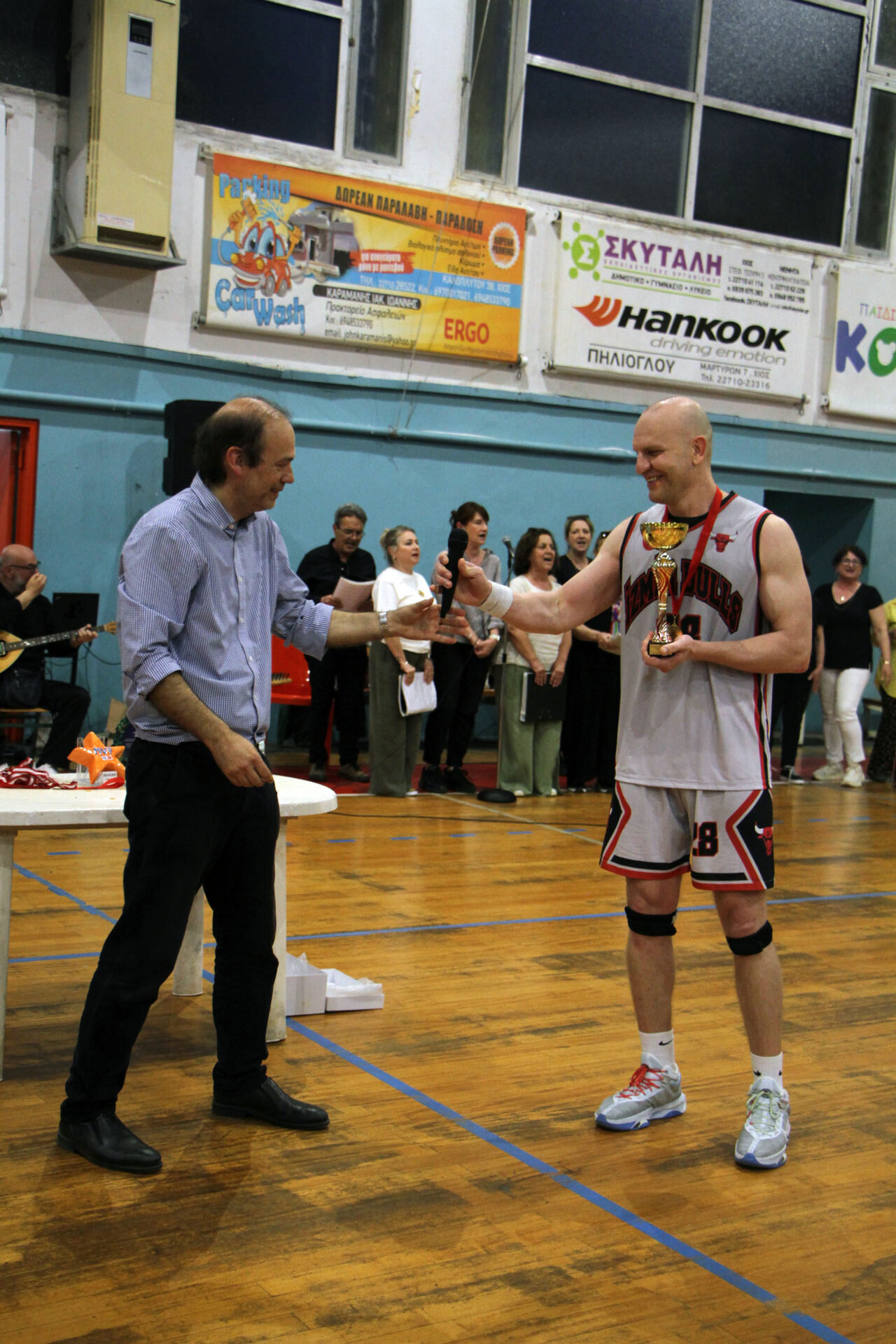 - Sakız Adası'ndaki festivalde organize edilen basketbol turnuvasında İzmir Bulls'tan