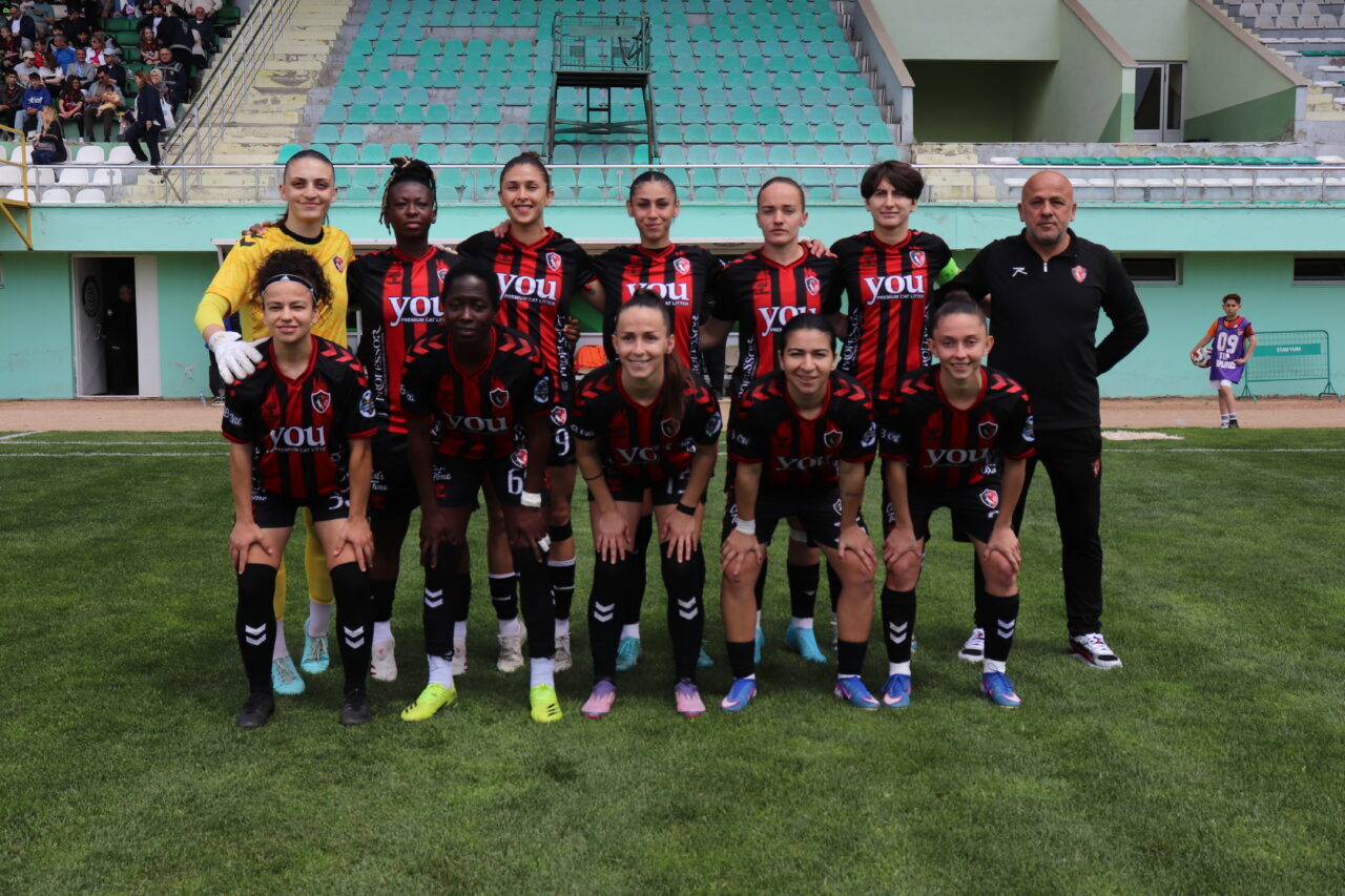 - Ünye Kadın SK: 1 - Beşiktaş: 2