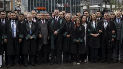 - Türkiye Barolar Birliği Başkanı Erinç Sağkan:
- "Biz, bu toplumun