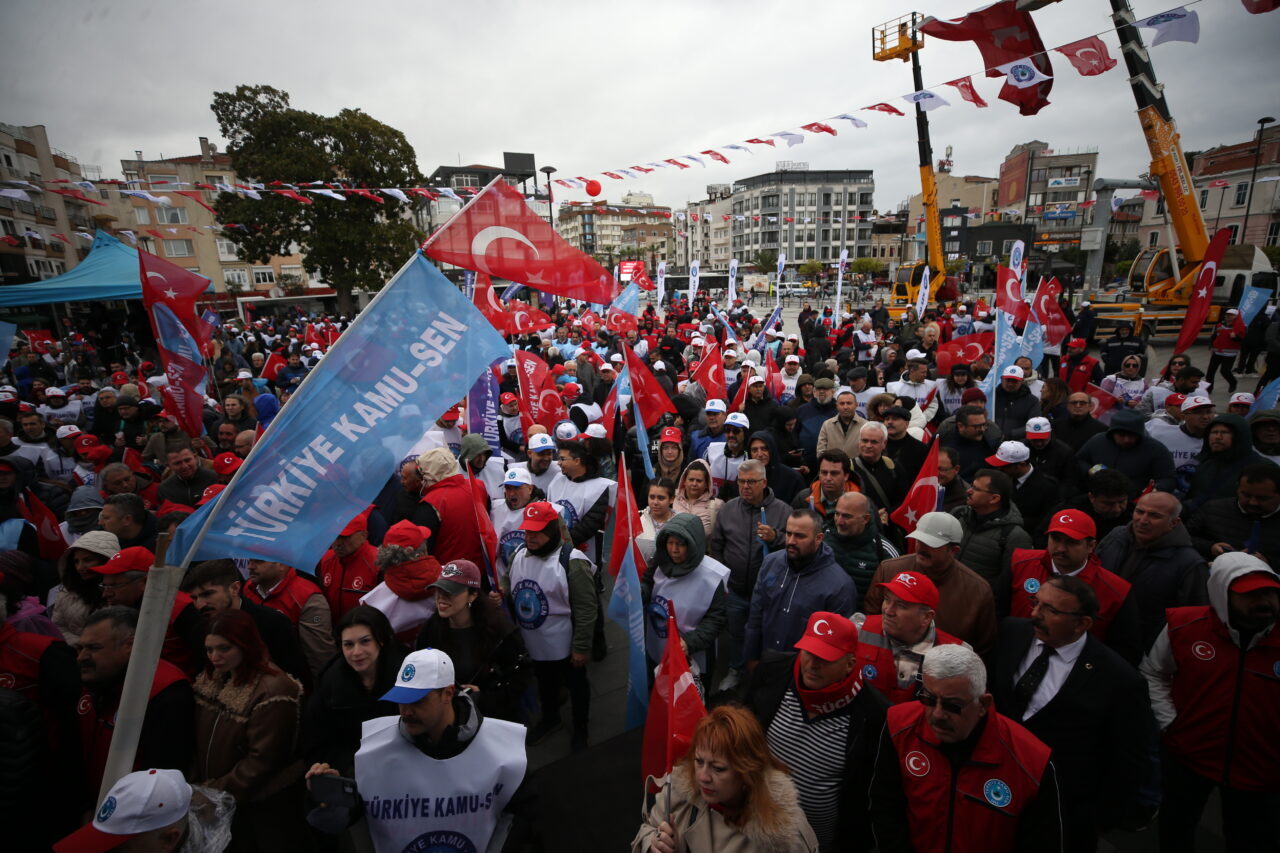 - Türkiye Kamu-Sen Genel Başkanı Önder Kahveci:
- "Türk milleti, emperyalizme