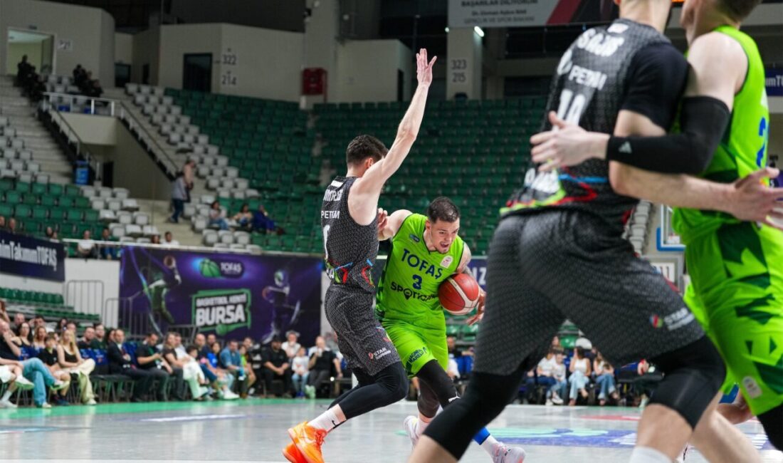 - TOFAŞ: 73 - Aliağa Petkimspor: 71