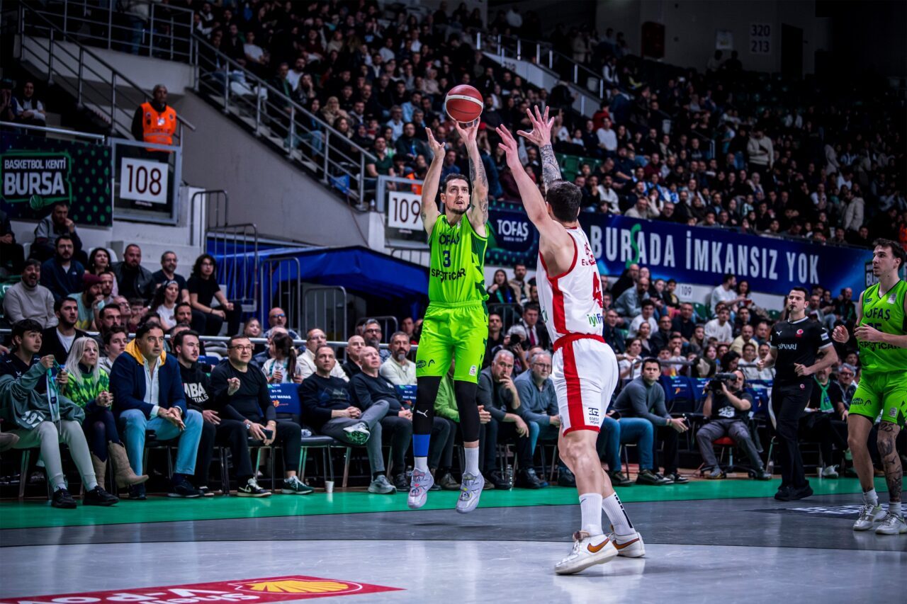 - TOFAŞ: 87 - Karşıyaka: 78