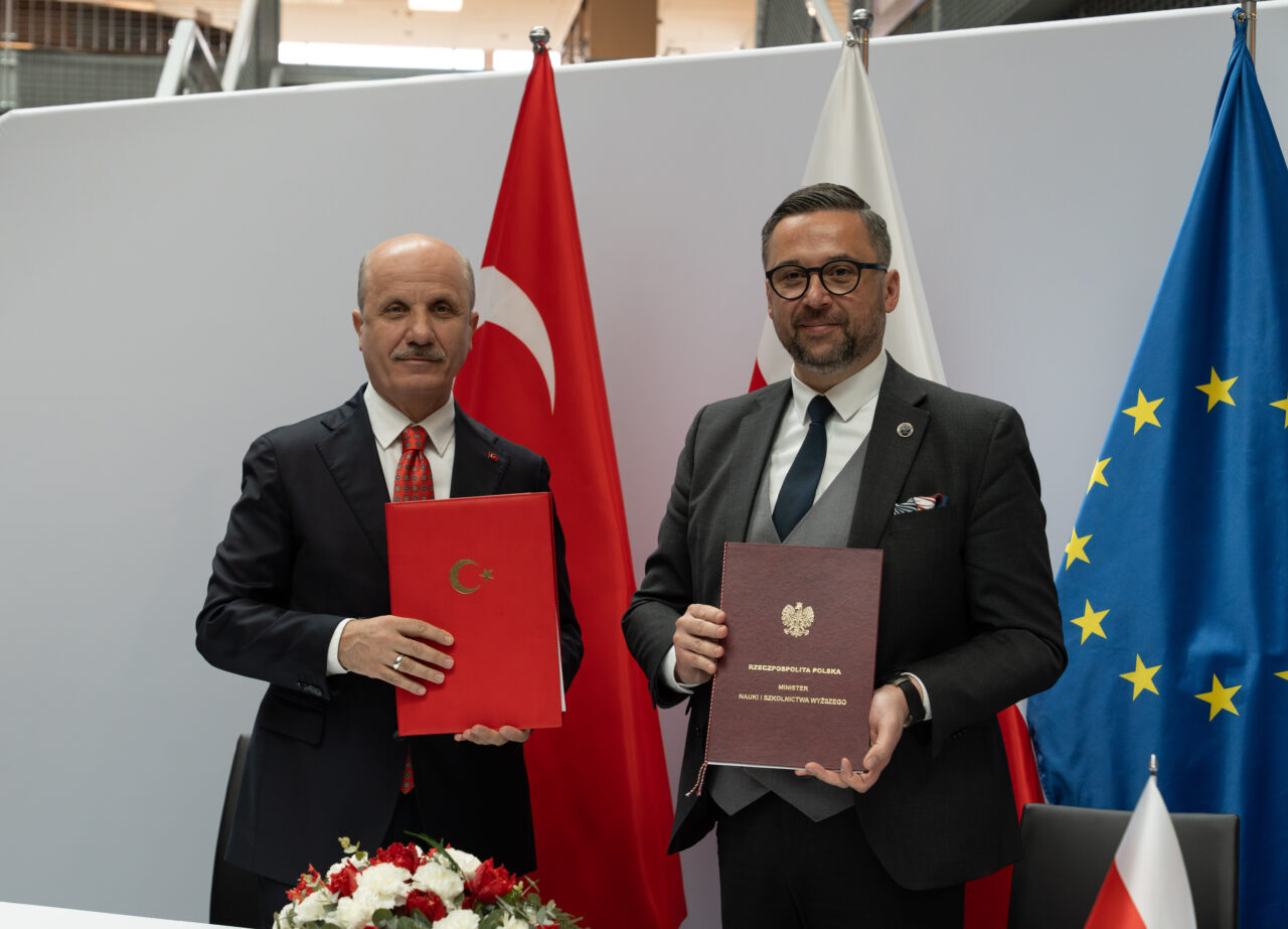 - YÖK Başkanı Prof. Dr. Erol Özvar:
- "Bugünkü forumu ve