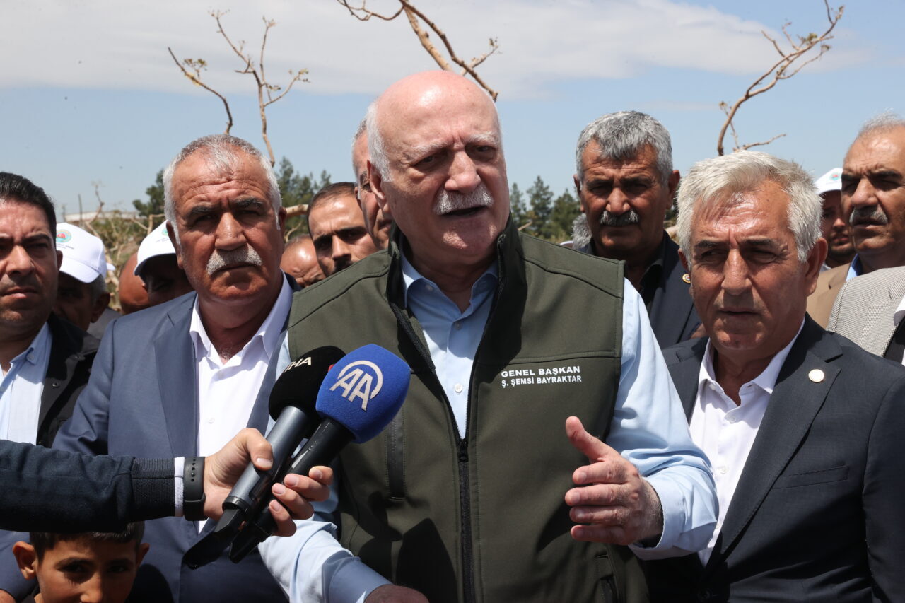 - "(Gaziantep'te etkili olan olumsuz hava) 380 bin dekar alan