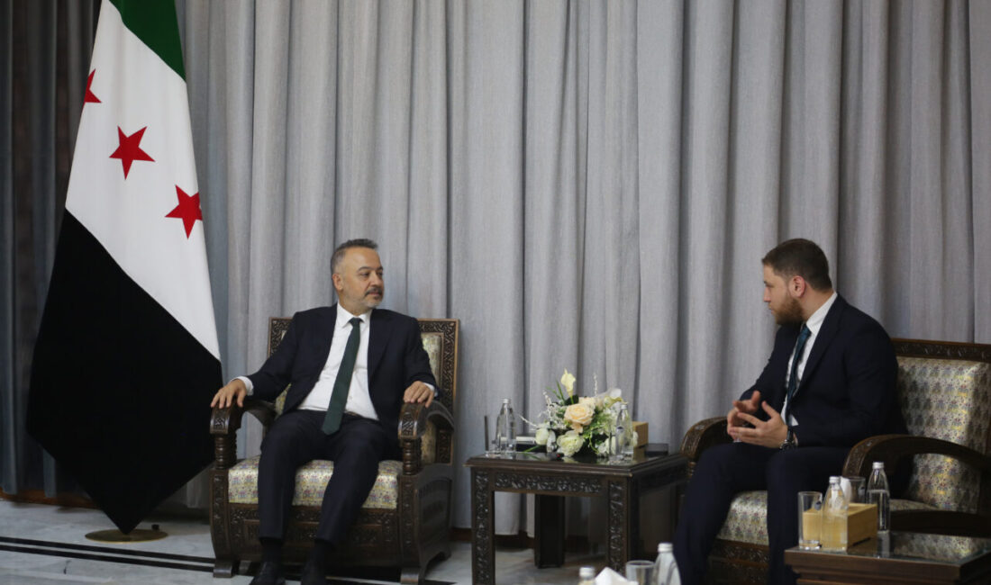 - Şam Büyükelçisi Nuh Yılmaz:
- "Suriye'nin büyük şehirlerinde, valiliklerinde çok