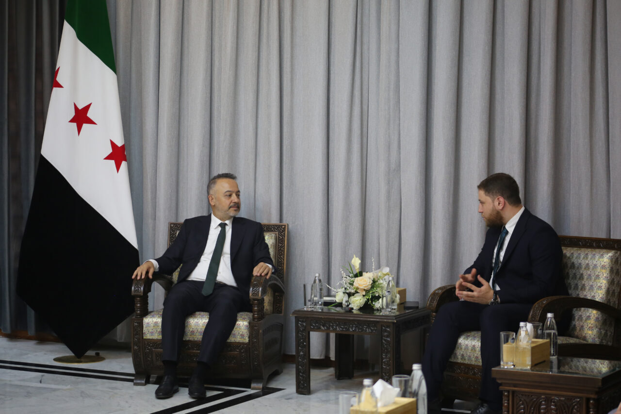 - Şam Büyükelçisi Nuh Yılmaz:
- "Suriye'nin büyük şehirlerinde, valiliklerinde çok