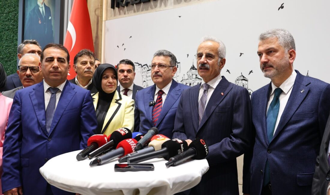 - "Biz, bayramları inşallah bu huzur içerisinde geçirmeye, varsa küskünlüklerimiz,