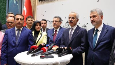 - "Biz, bayramları inşallah bu huzur içerisinde geçirmeye, varsa küskünlüklerimiz,