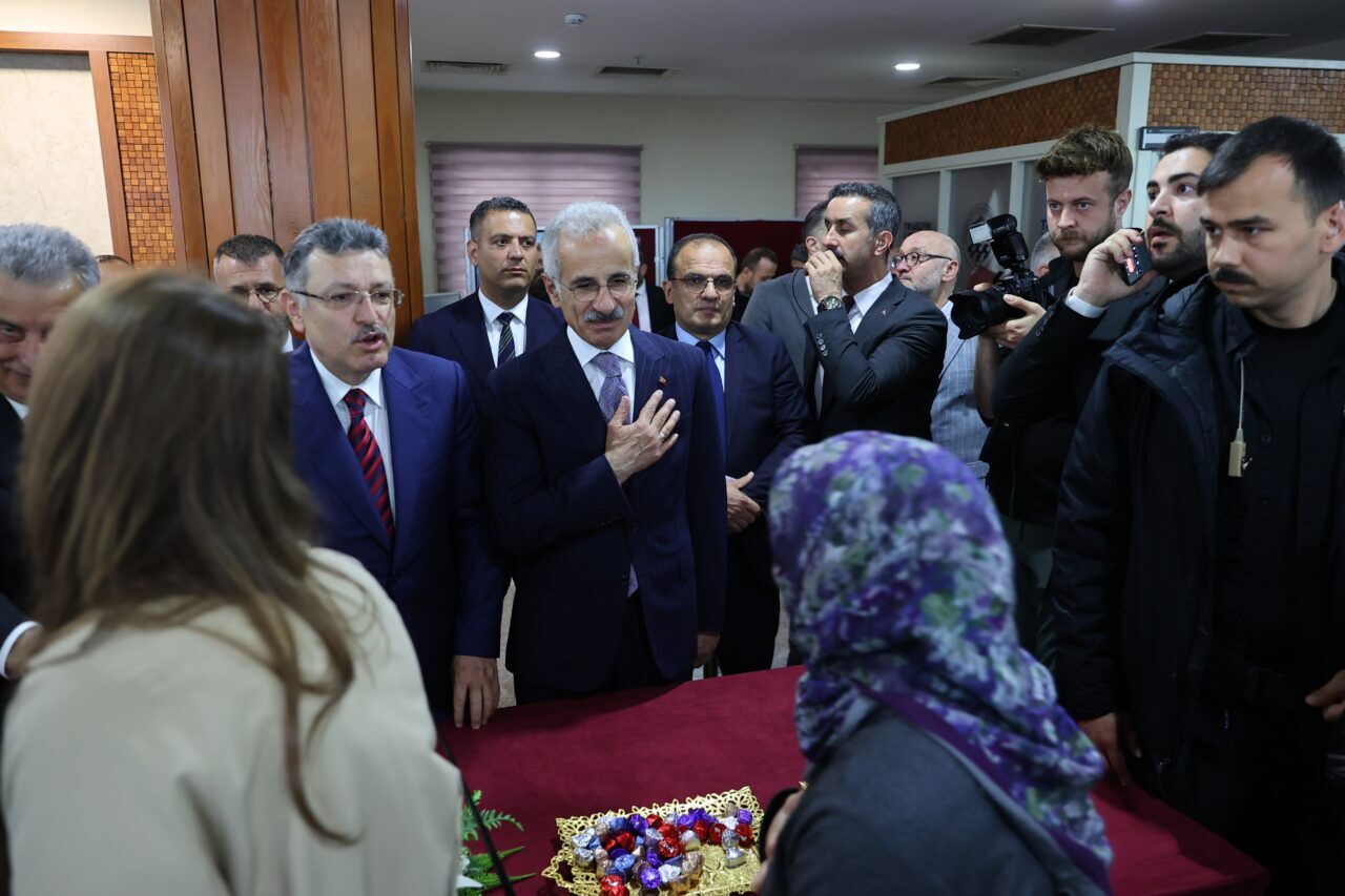 - "Bazı otoyol kesimlerinde bayramın 9 gün olması hasebiyle rekor