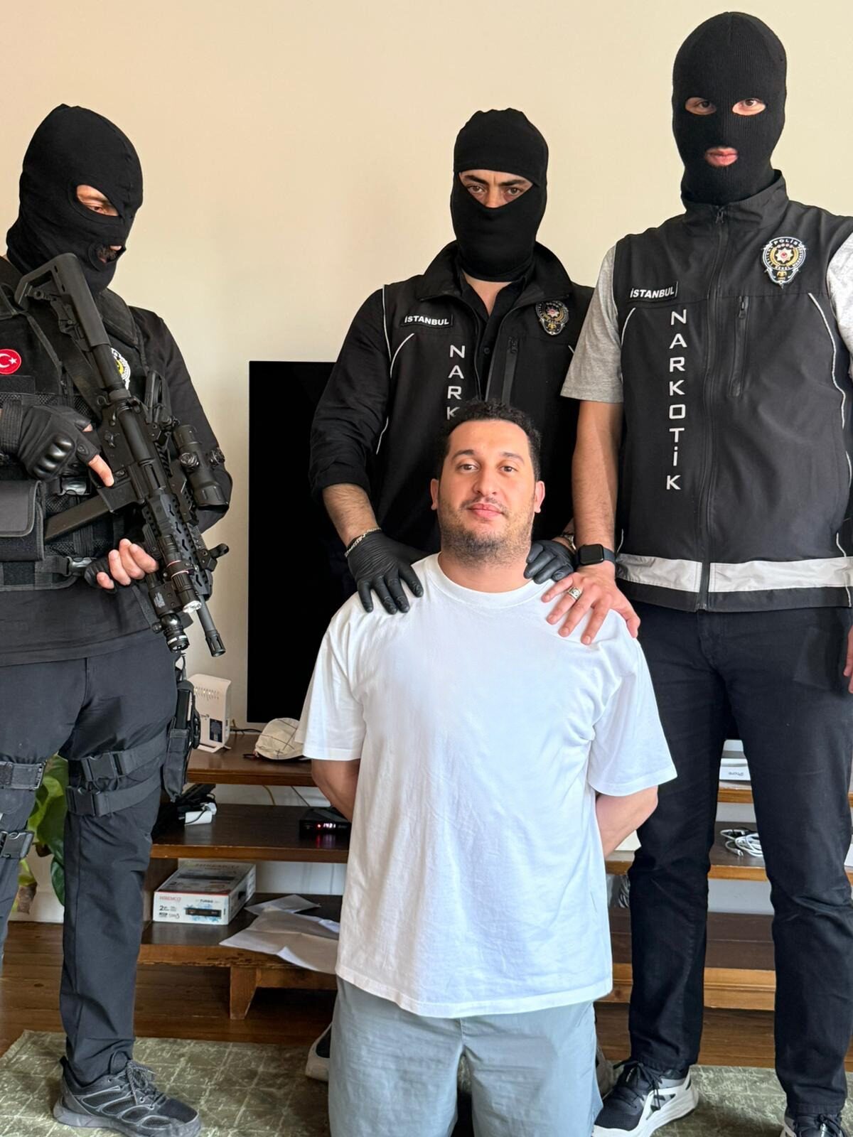 İSTANBUL (AA) – Difüzyon mesajıyla "uyuşturucu madde ticareti" suçundan uluslararası