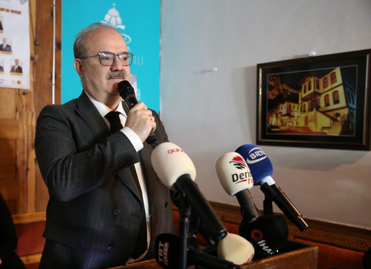 - Kültür ve Turizm Bakan Yardımcısı Serdar Çam:
- "İslam'ı doğru