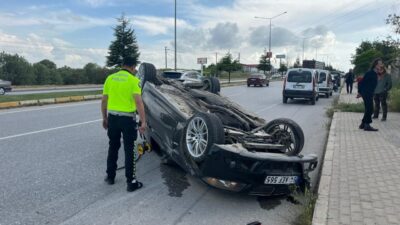 UŞAK (AA) – Uşak’ın Banaz ilçesinde 2 otomobilin çarpıştığı trafik