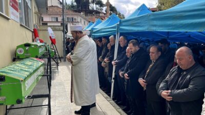 KÜTAHYA (AA) – Uşak'ta dün akşam meydana gelen zincirleme trafik
