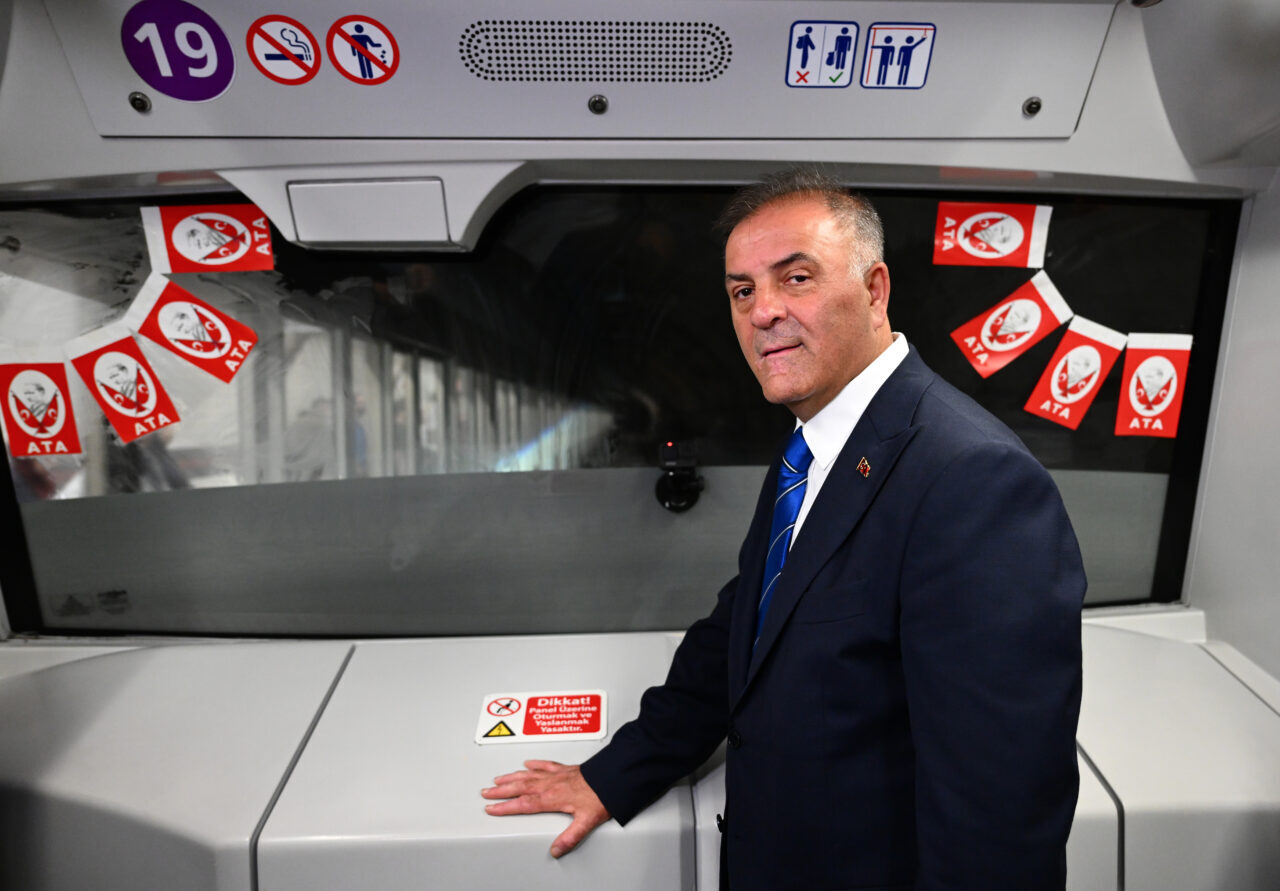 - Metro hattı, bayram tatilini de kapsayan 9 gün boyunca