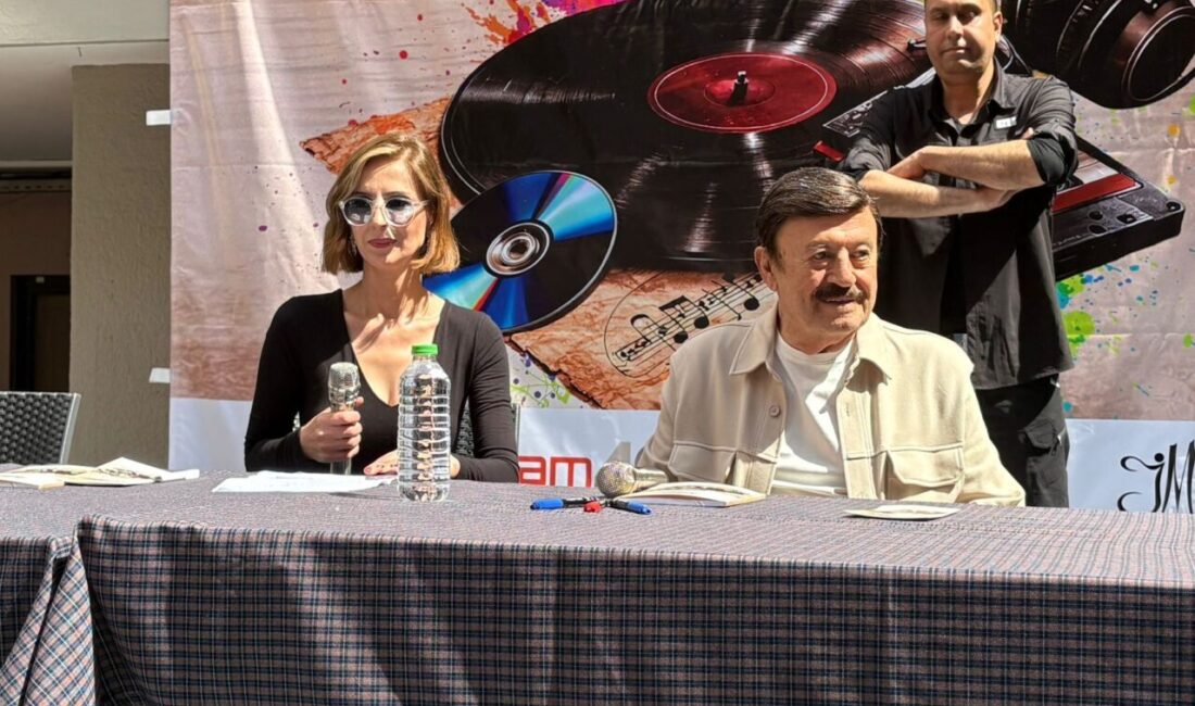 - "Zeki Müren'den Ajda Pekkan'a kadar, yaptığım besteleri okumayan sanatçı