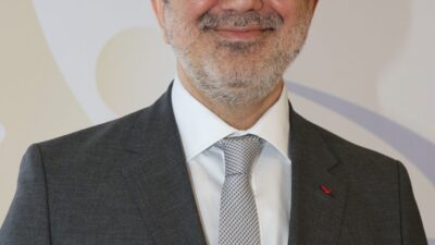 - Çocuk ve Ergen Psikiyatristi Doç. Dr. Alperen Bıkmazer:
- "Zaten