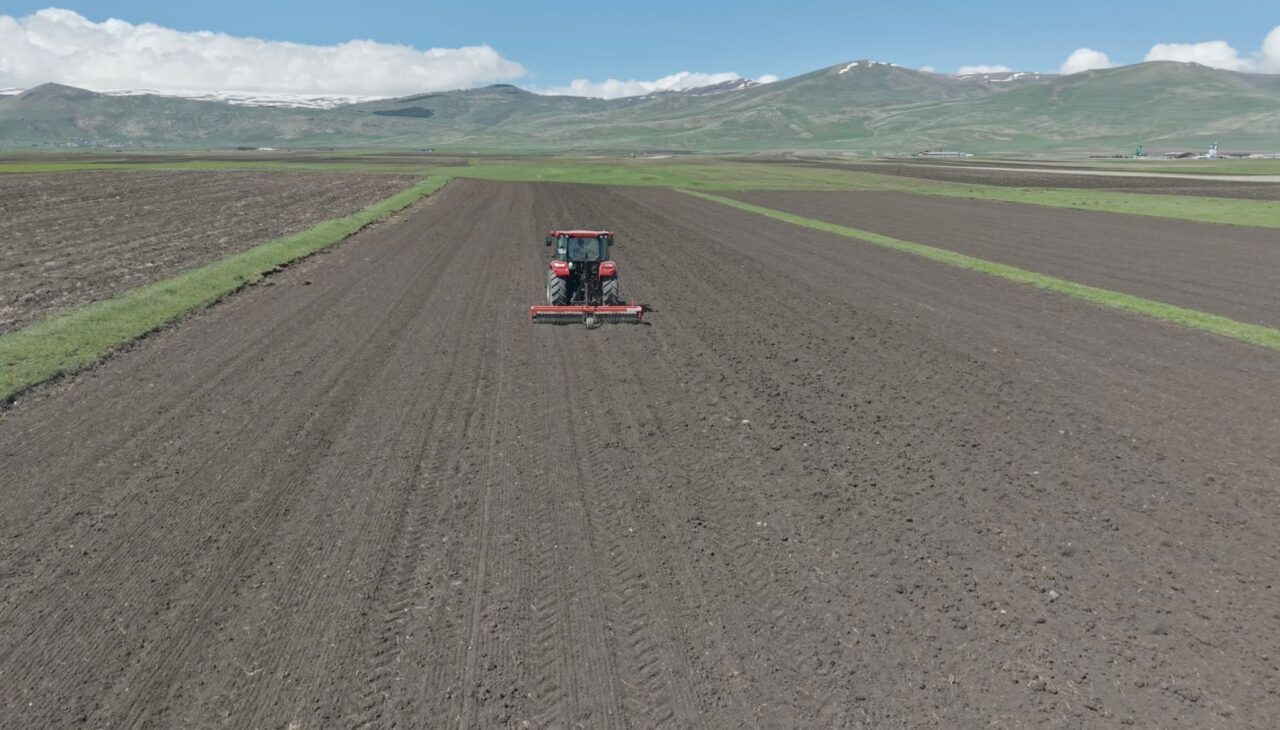 ARDAHAN (AA) – Ardahan'da uzun süren kış mevsiminin ardından havaların
