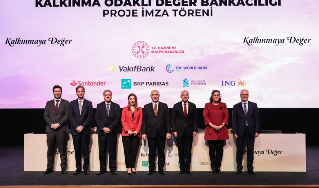 - VakıfBank Genel Müdürü Osman Arslan:
- "Bu işlem, Türk bankacılık