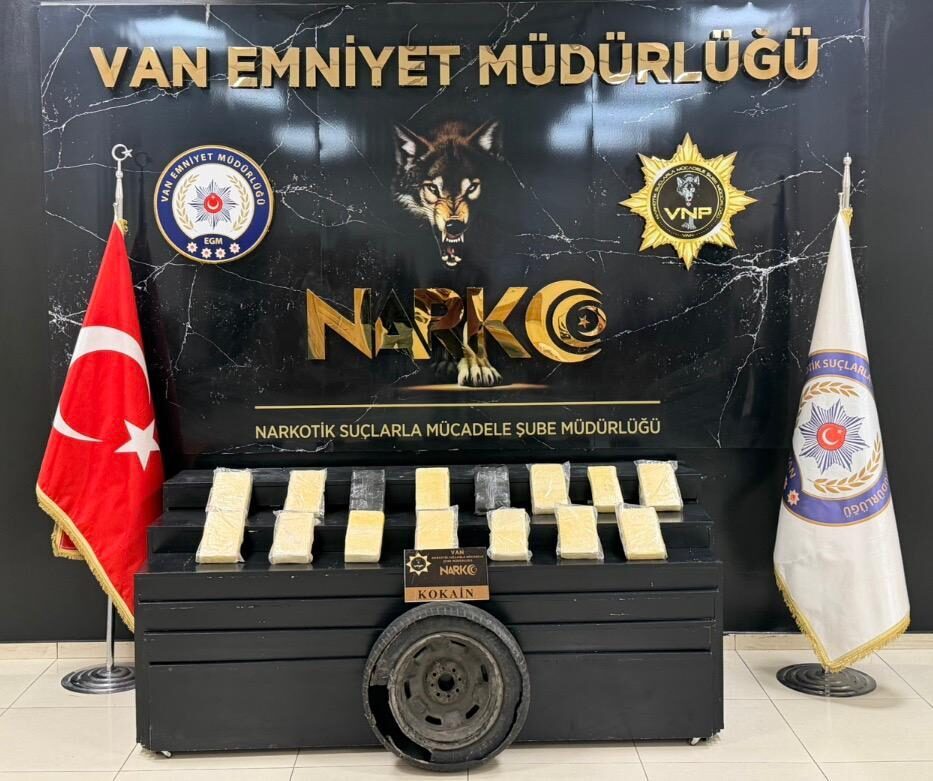 VAN (AA) – Van'ın Gevaş ilçesinde 16 kilo 260 gram