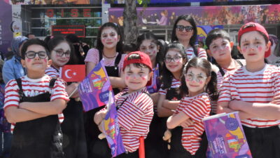 - Devlet Tiyatroları Genel Müdürü Tamer Karadağlı:
- "Şenliğimiz sayesinde ilk
