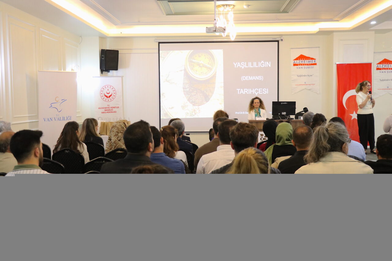 VAN (AA) – Van'da "Alzheimer Hastalığını Konuşuyoruz" konulu panel gerçekleştirildi.