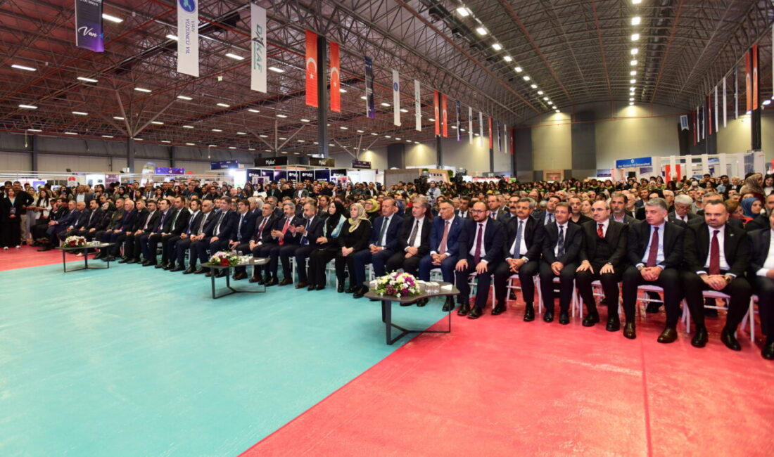 - Çalışma ve Sosyal Güvenlik Bakan Yardımcısı Ahmet Aydın:
- "Üç