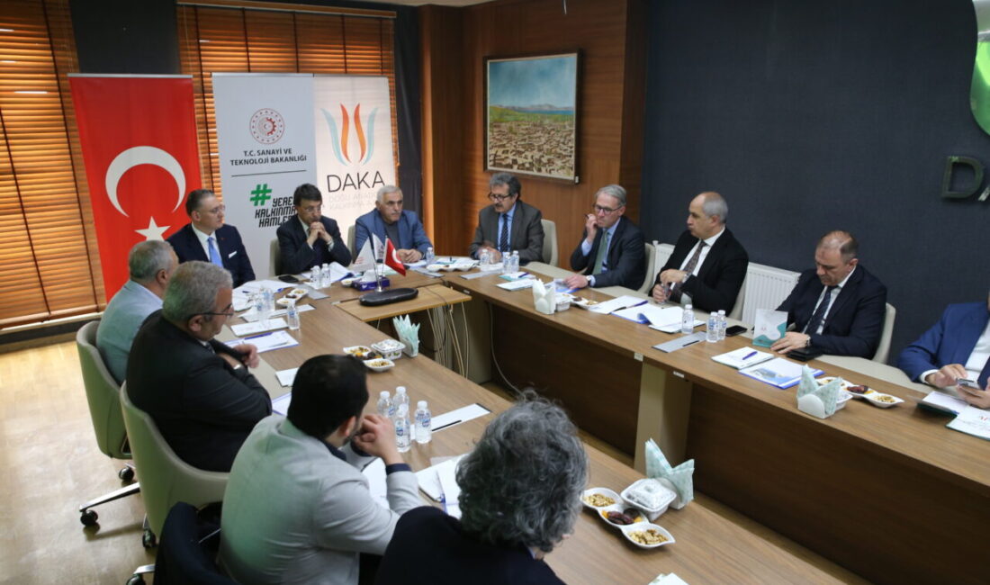 VAN (AA) – Van'da İran ile ekonomik işbirliğinin geliştirilmesi konularının