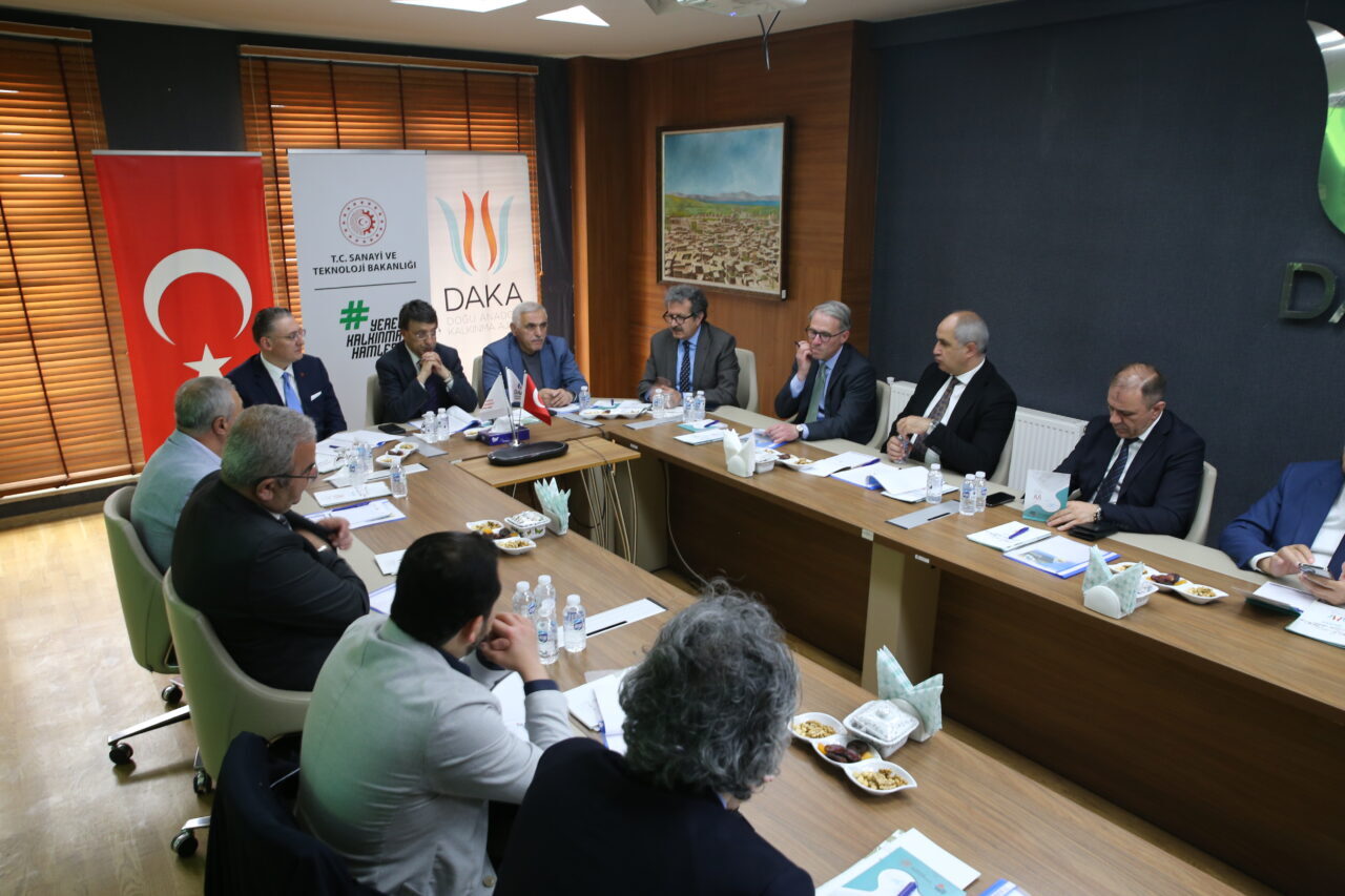 VAN (AA) – Van'da İran ile ekonomik işbirliğinin geliştirilmesi konularının