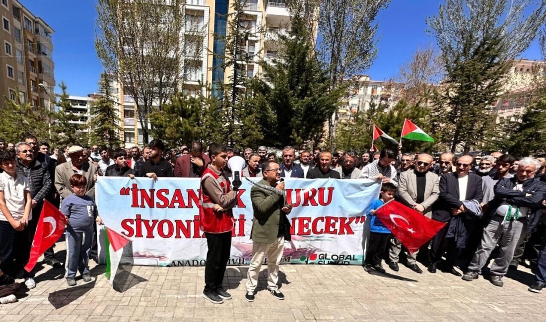 VAN (AA) – Van'da, İsrail'in Gazze'ye doğru ilerleyen Küresel Sumud