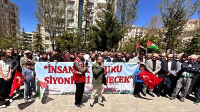 VAN (AA) – Van'da, İsrail'in Gazze'ye doğru ilerleyen Küresel Sumud