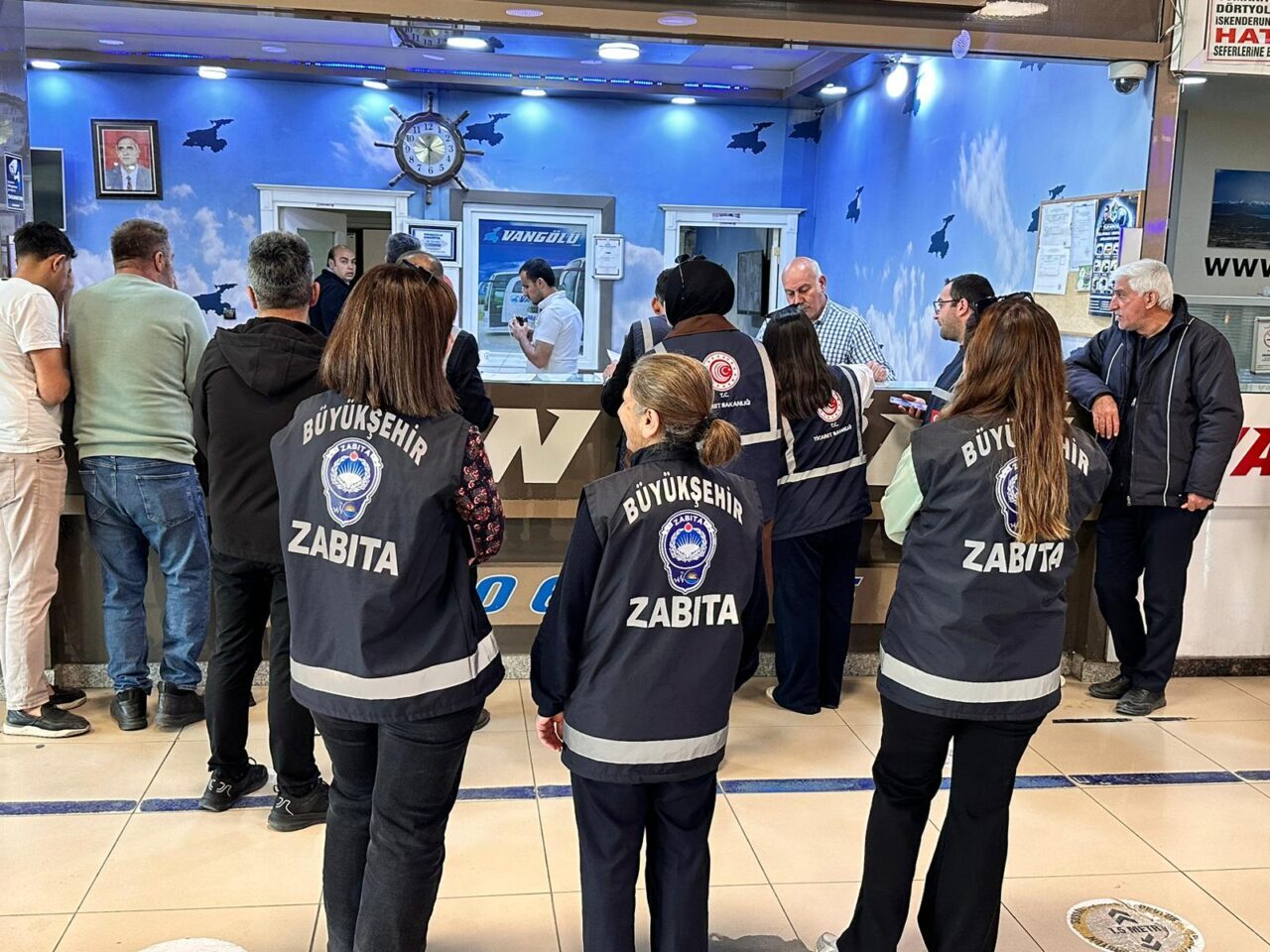 VAN (AA) – Van'da Kurban Bayramı öncesi otogarda ücret tarifelerine