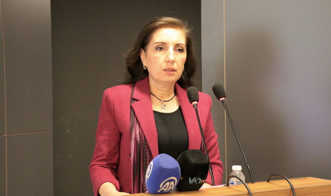 VAN (AA) – Van'da "Müzeler Bölünmüş Dünyayı Birleştiriyor" temasıyla Müzeler