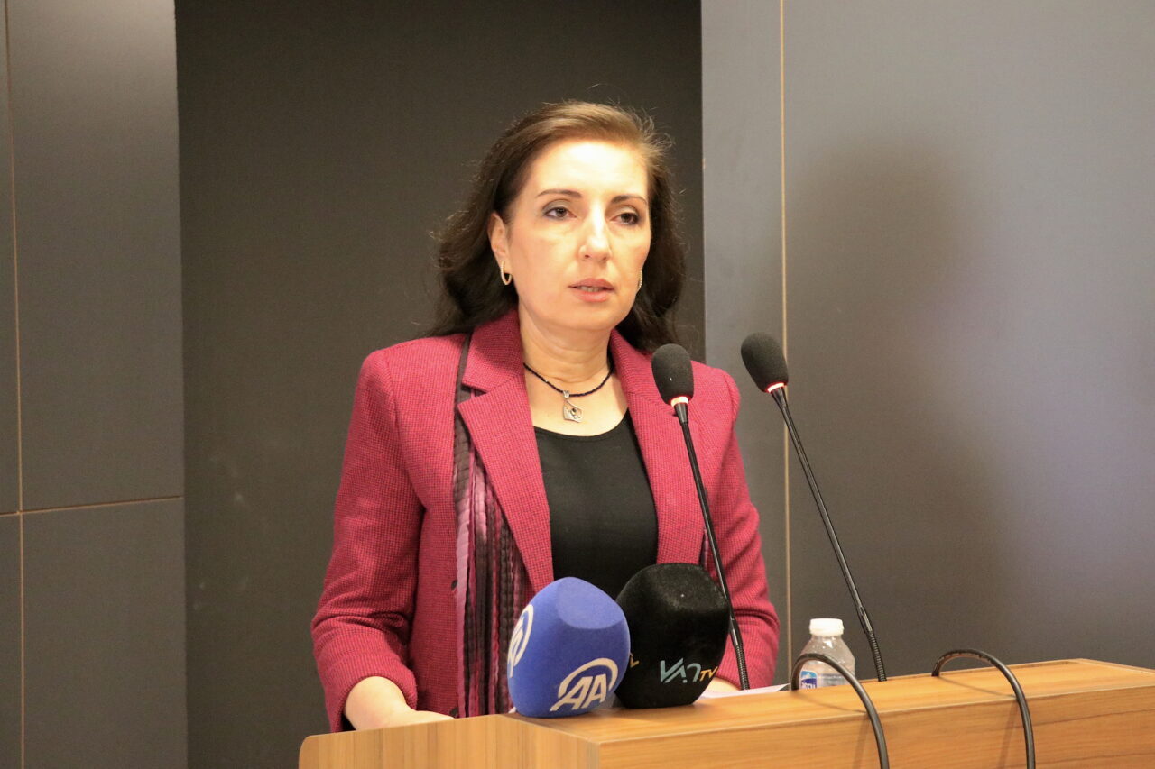 VAN (AA) – Van'da "Müzeler Bölünmüş Dünyayı Birleştiriyor" temasıyla Müzeler