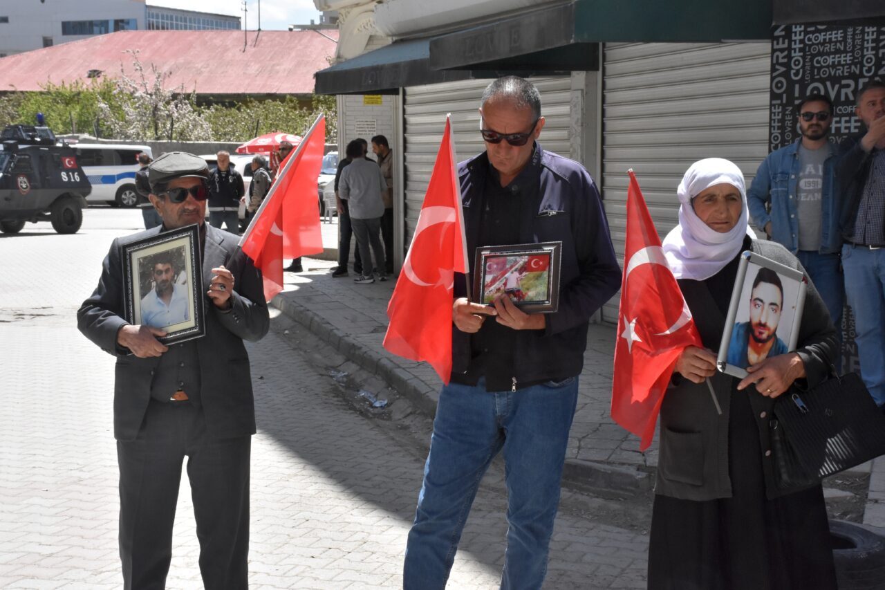 VAN (AA) – Van'da çocukları terör örgütü PKK tarafından dağa