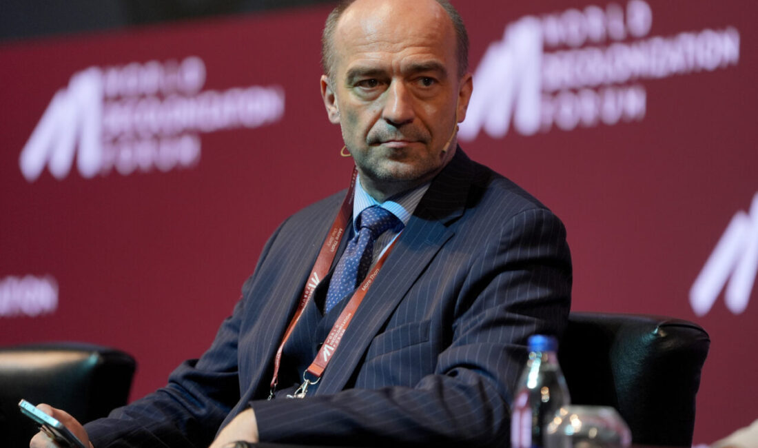 - Sömürgecilik mirasıyla mücadelede bütünüyle yeni bir paradigma inşa etmenin