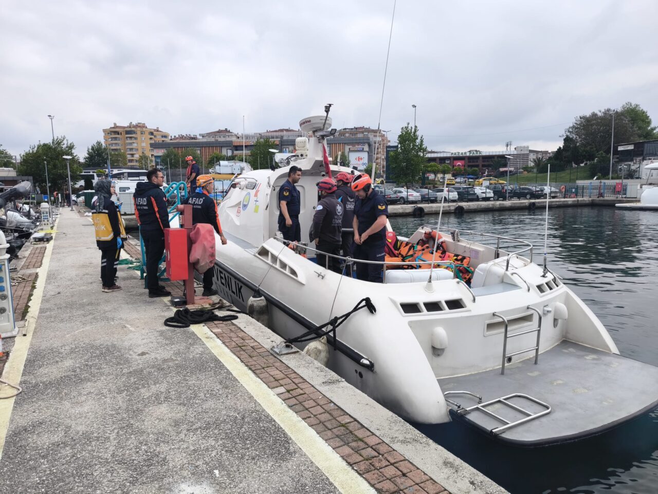 YALOVA (AA) – Marmara Denizi'nin Yalova açıklarında kuru yük gemisinde