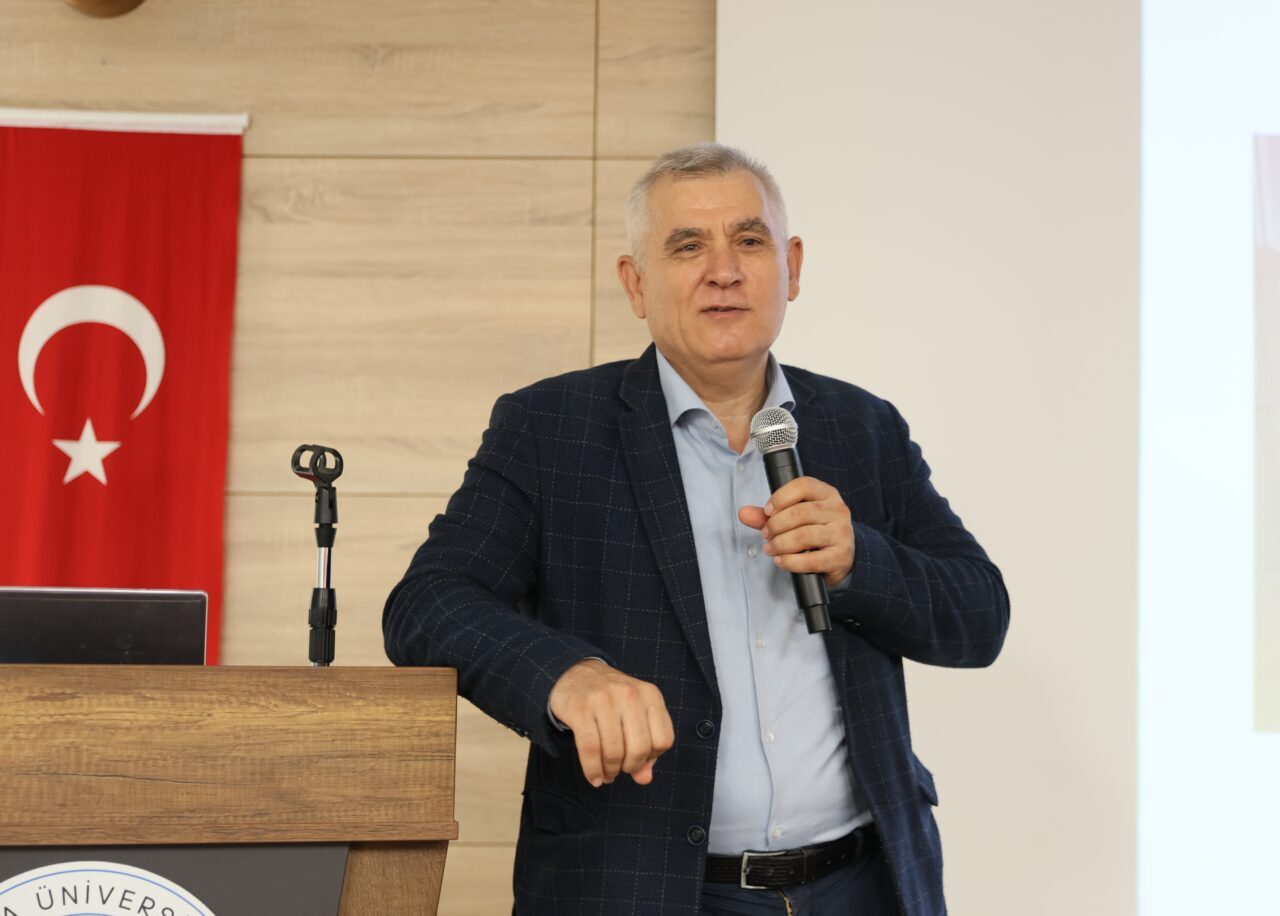 - Trakya Üniversitesi Elektrik ve Elektronik Mühendisliği Bölümü Başkanı Prof.