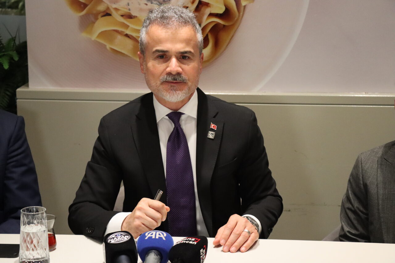 - "Ana muhalefetin yapması gereken, butlan kararı üzerine behemahal olağanüstü
