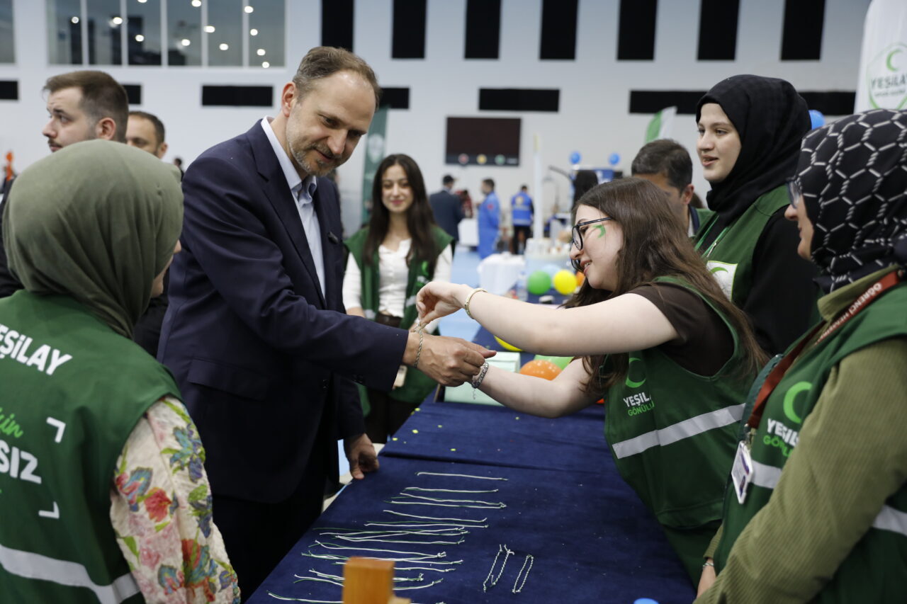 - "Bütün araştırmalar bize bağımlılığa başlamakla alakalı 14-24 yaşın çok