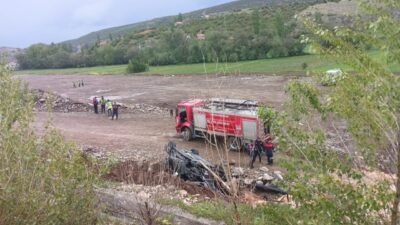 YOZGAT (AA) – Yozgat'ın Akdağmadeni ilçesinde otomobilin devrilmesi sonucu 4