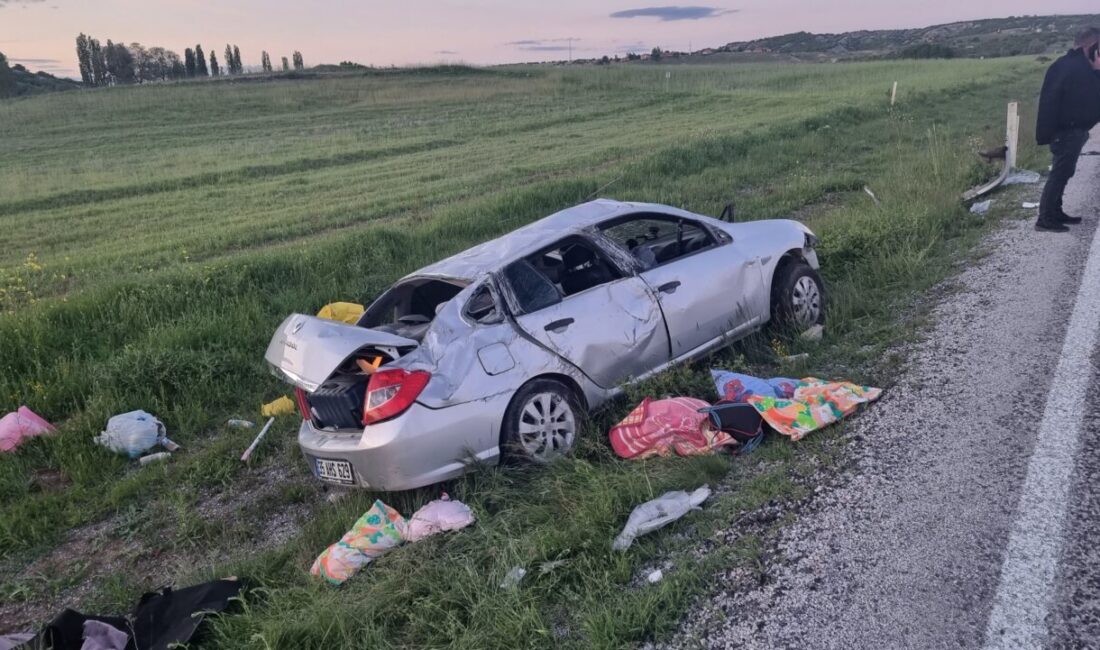 YOZGAT (AA) – Yozgat'ın Akdağmadeni ilçesinde otomobilin şarampole devrilmesi sonucu